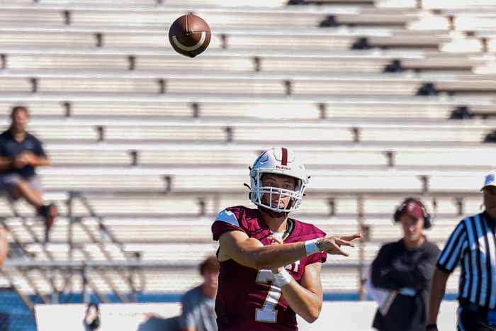 De Smet 2025 quarterback Dillon Duff